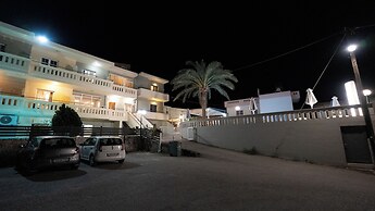 Amaryllis Hotel Apartments