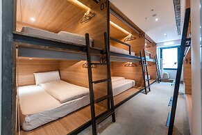 Bouti City Capsule Inn - Hostel