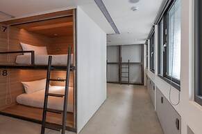 Bouti City Capsule Inn - Hostel