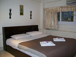 Chaiyapoon Inn
