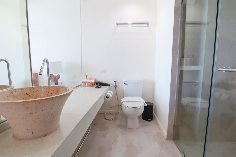 Bandara Beach Resort, Phuket
