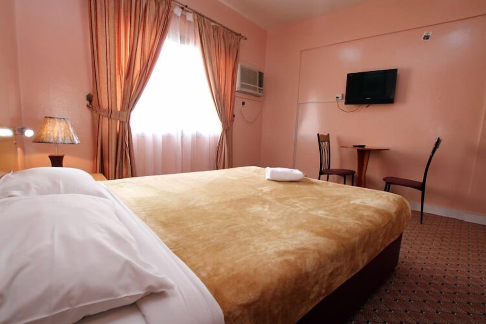 Zaineast Hotel
