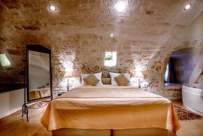 Leo Hotel