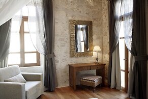 Leo Hotel