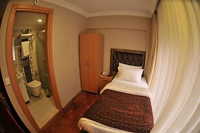 Palace Point Hotel