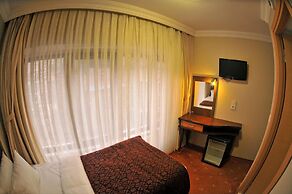 Palace Point Hotel