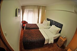 Palace Point Hotel