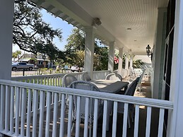Bay Town Inn