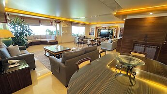Lahoya Suites