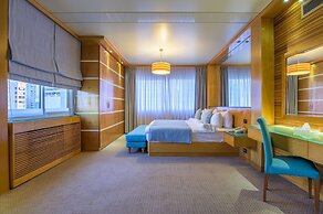 Lahoya Suites