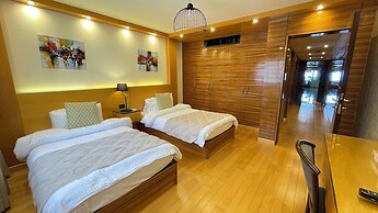 Lahoya Suites