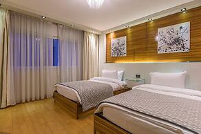 Lahoya Suites