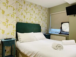 Greyhound Inn