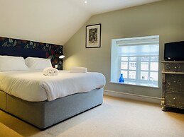 Greyhound Inn