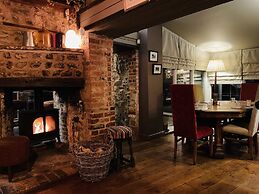 Greyhound Inn