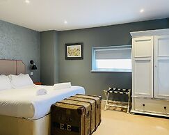 Greyhound Inn
