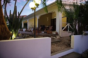 Bantopa Apartments & Villas