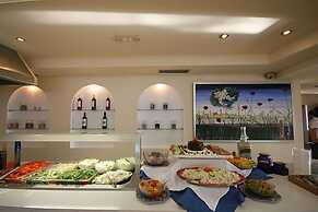 Castro Beach Hotel