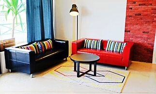 Roomies Suites