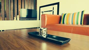 Roomies Suites