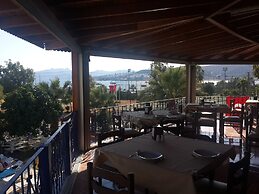 Chronos Beach Otel