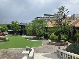 The O Valley Hotel