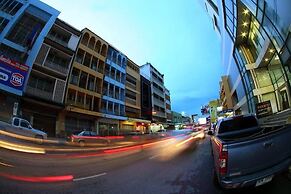 The Hive Hatyai Hostel