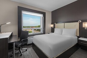 Holiday Inn Express & Suites Cold Lake by IHG
