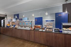 Holiday Inn Express & Suites Cold Lake by IHG