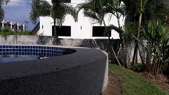 Lanta Dream Garden Pool Villa