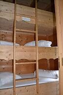 Hotel Les Cabanes Dans Les Bois