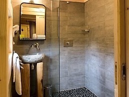 Hotel Les Cabanes Dans Les Bois