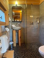 Hotel Les Cabanes Dans Les Bois