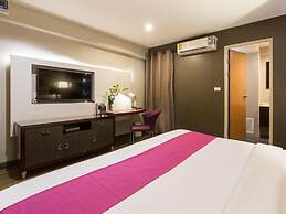 Ratchada Point Hotel