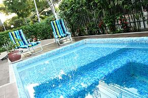 Color Hostel