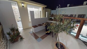 Porto Enetiko Suites
