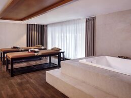 Grand Mercure Solo Baru