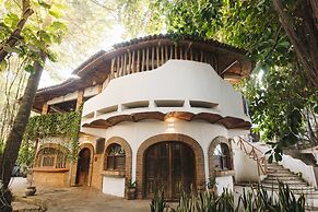 Sayulita Beach House Hotel