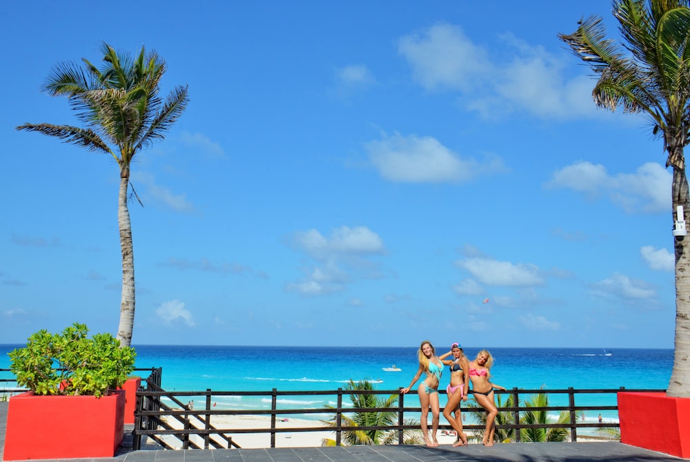 The Pyramid Cancun By Oasis - All Inclusive