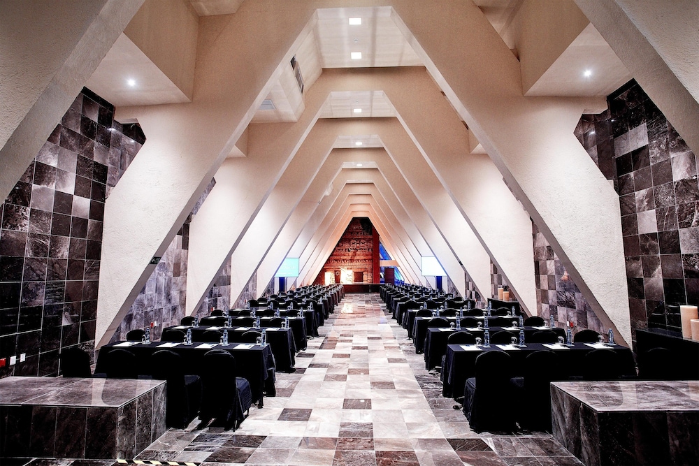The Pyramid Cancun By Oasis - All Inclusive