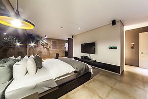 JBIS Hotel