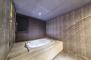 JBIS Hotel