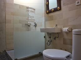 Louto Dmell Villa & Deluxe