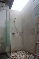 Louto Dmell Villa & Deluxe