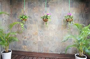 Heeren Palm Suites