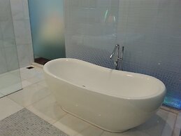 Heeren Palm Suites