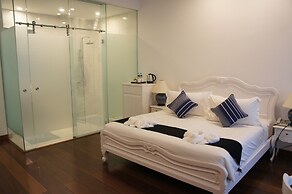 Heeren Palm Suites