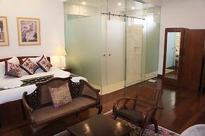 Heeren Palm Suites