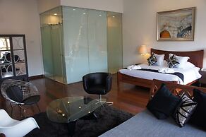 Heeren Palm Suites