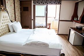Hill Stay Hotel Residence